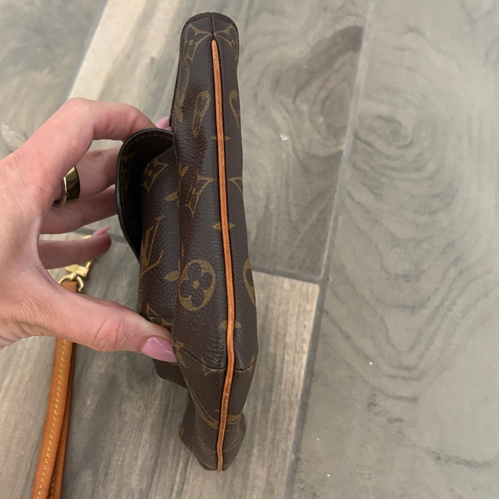 Louis Vuitton Partiton Wristlet - needs repair - Picture 3 of 11